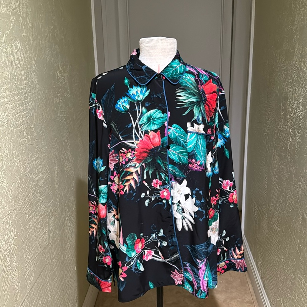 Carlisle Blouse Women’s Size 16 Silk Floral Button Down Career Cottage Pocket